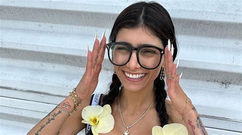 mia khalifa porno|Mia Khalifa XXX Videos